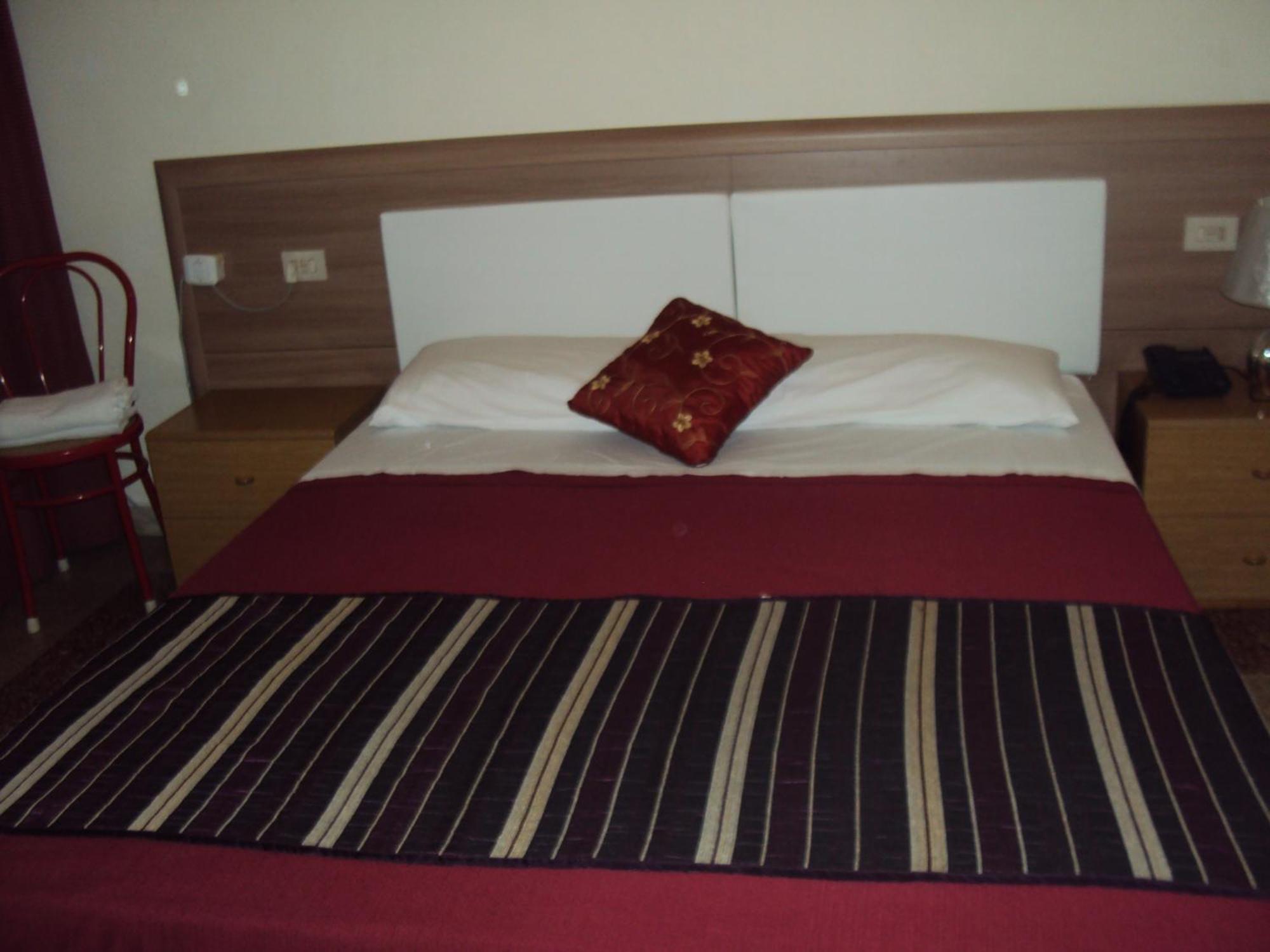 Hotel Mirage Μεσίνα Εξωτερικό φωτογραφία